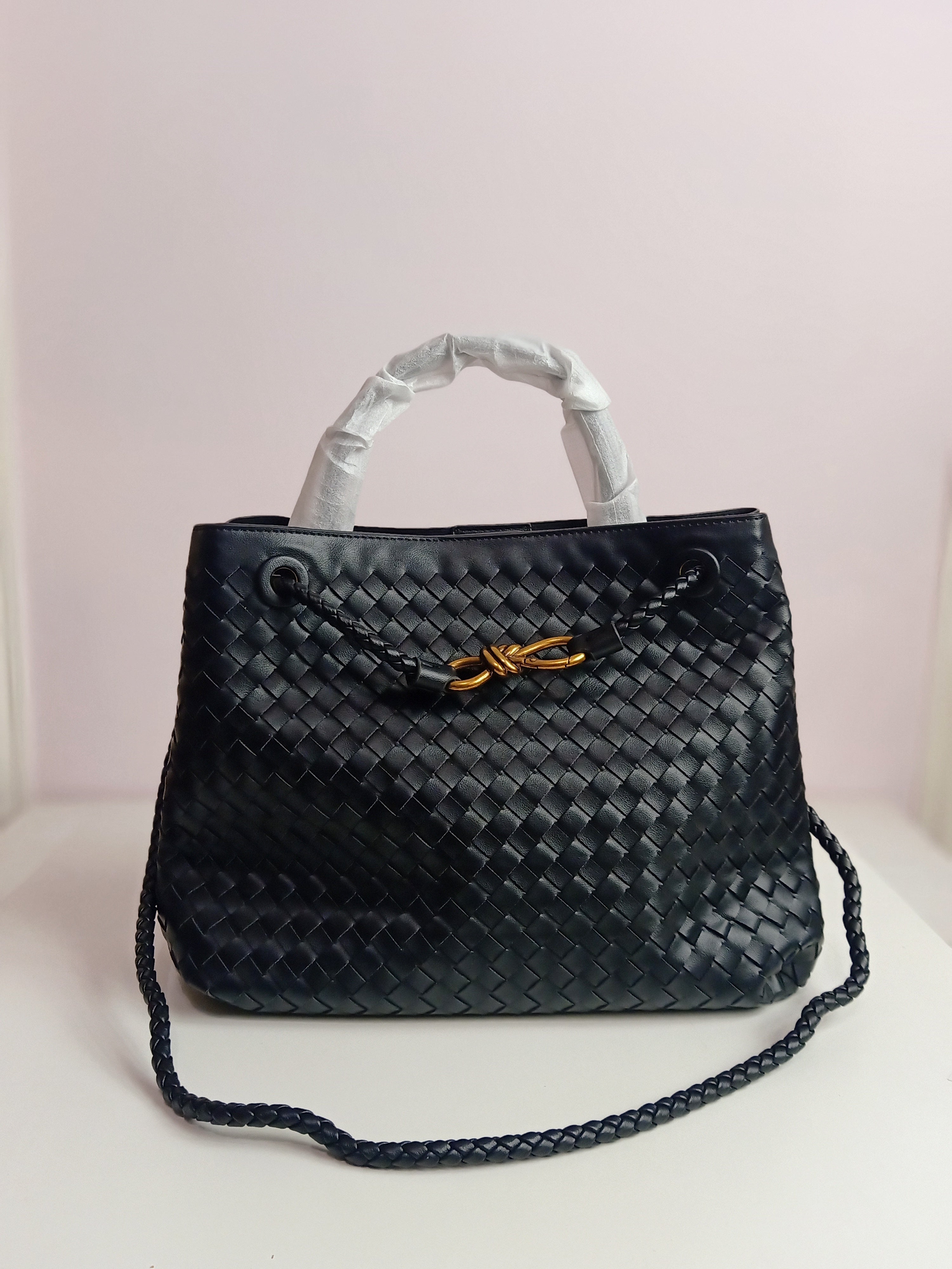Bottega venetta medium size in black-gold