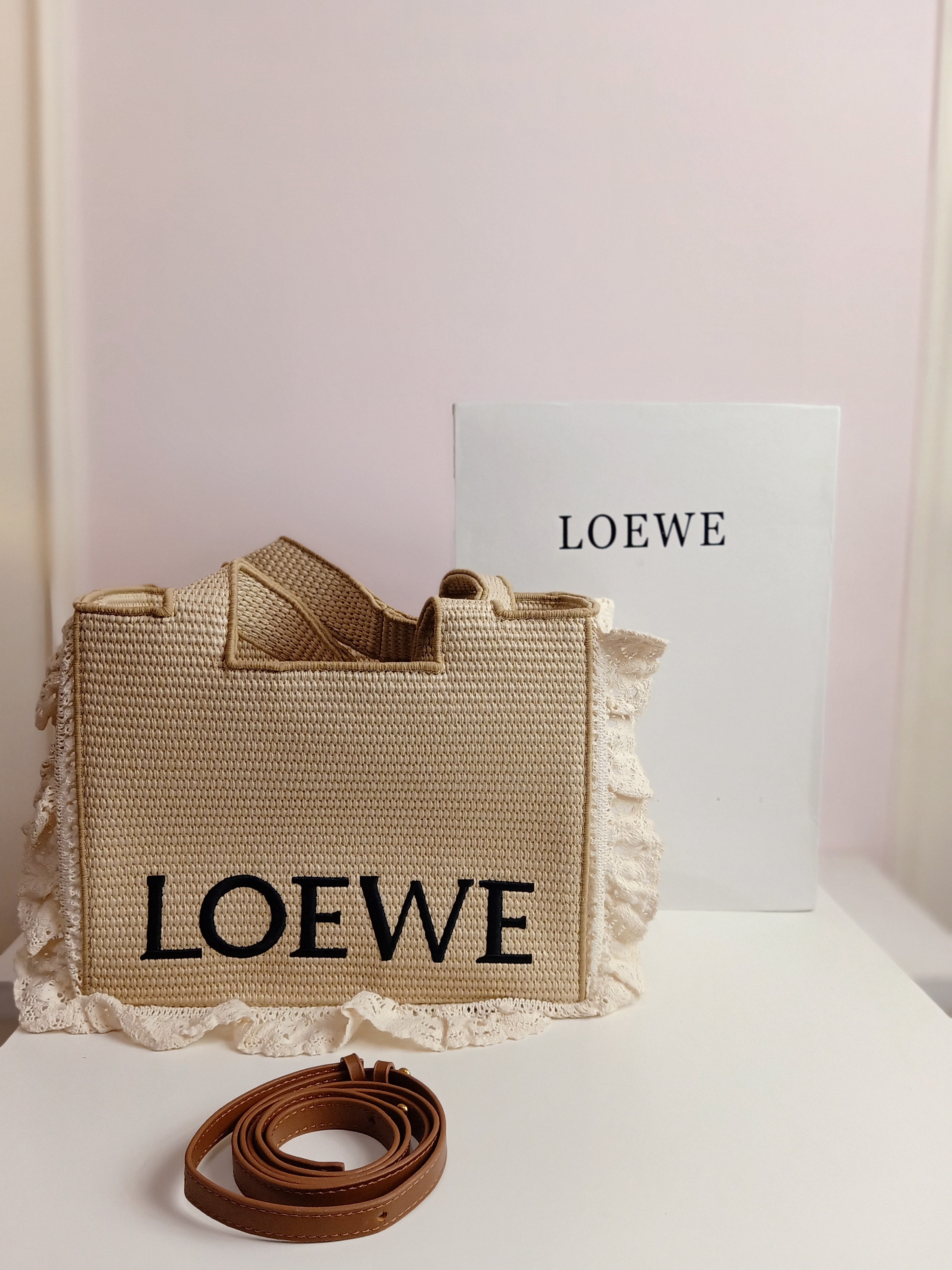 Loewe raffia large size beach bag
