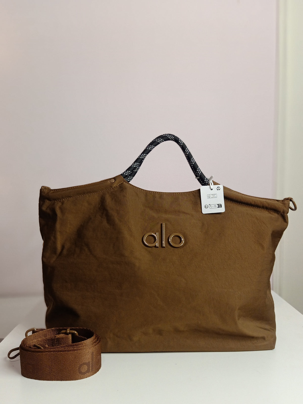 Alo tote bag in brown