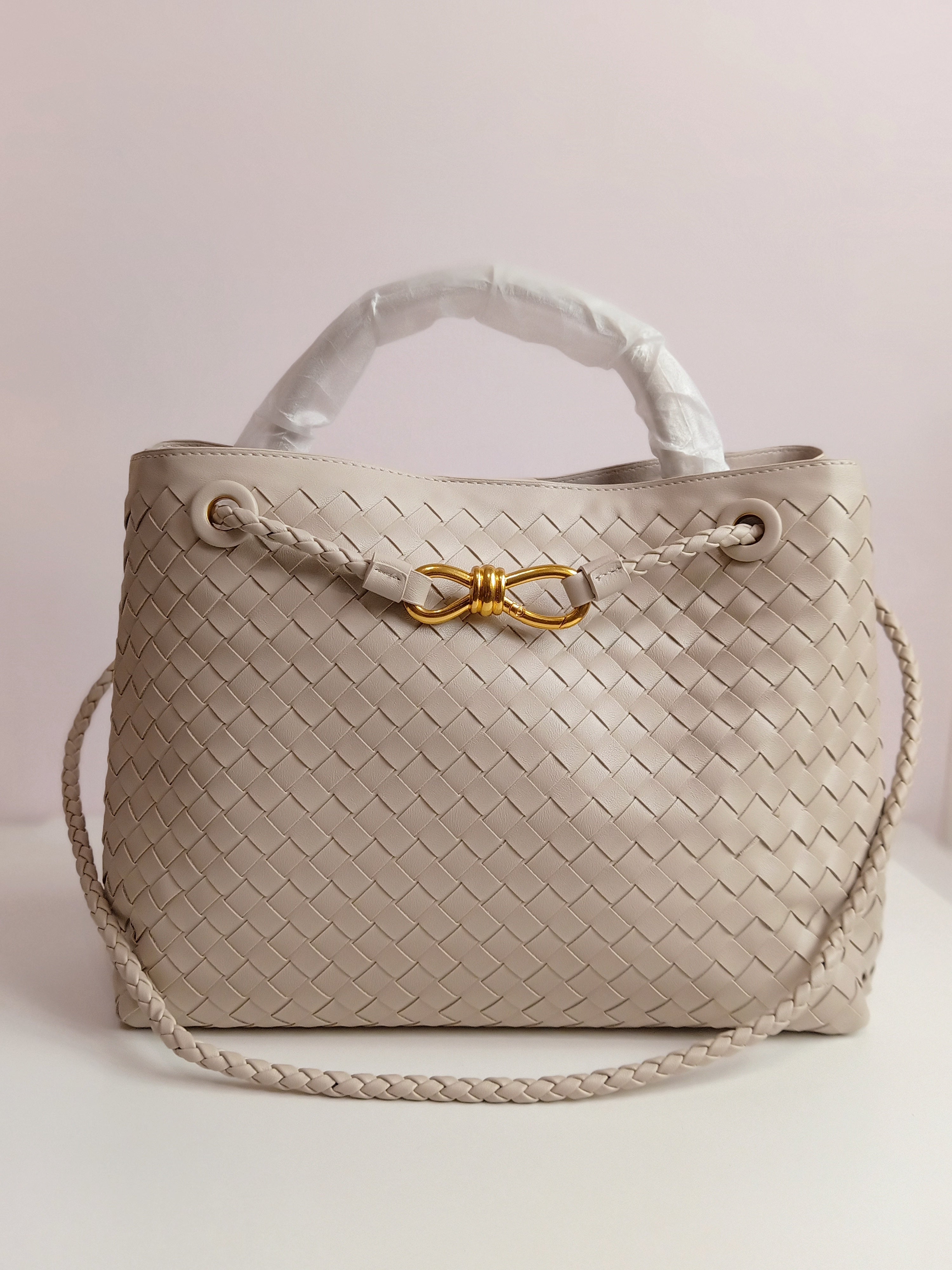 Bottega Venetta large size in off white-gold