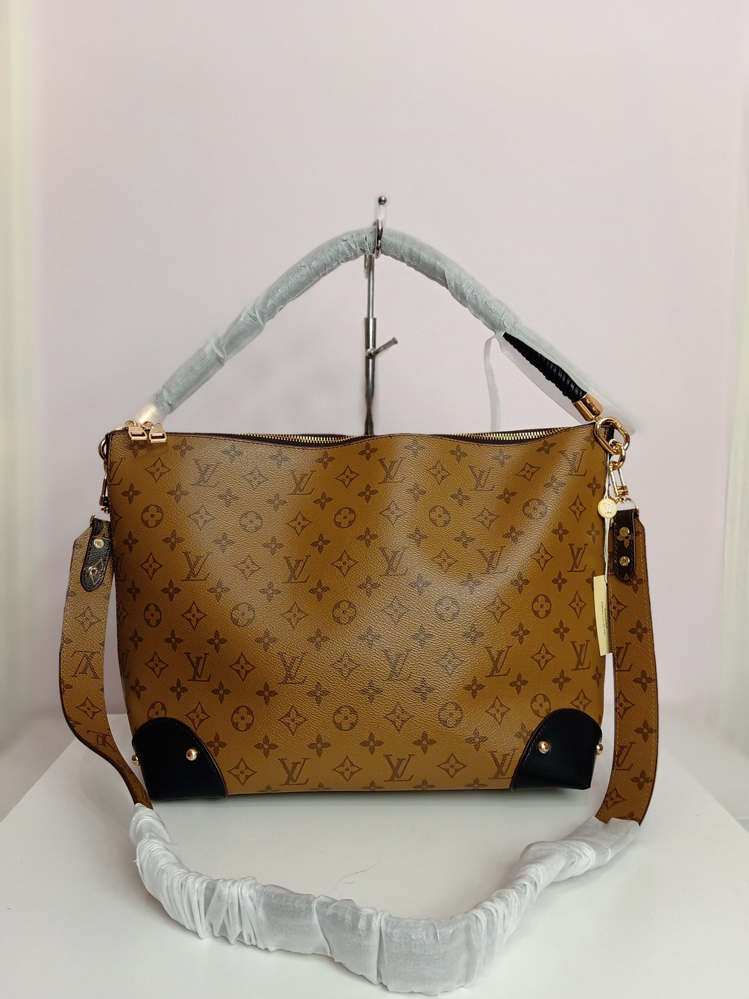 LV tote bag in camel & brown