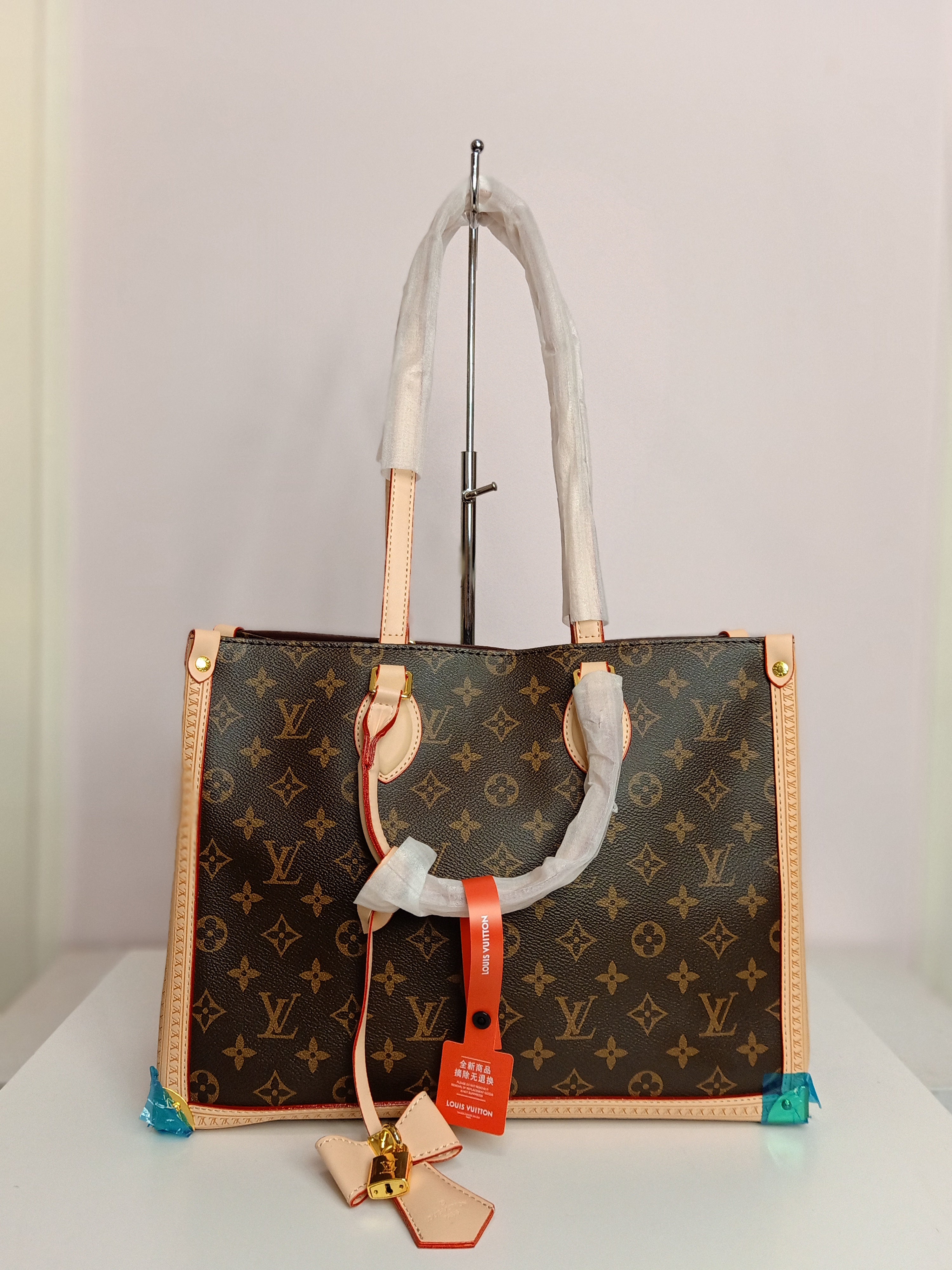 LV tote bag in brown-beige