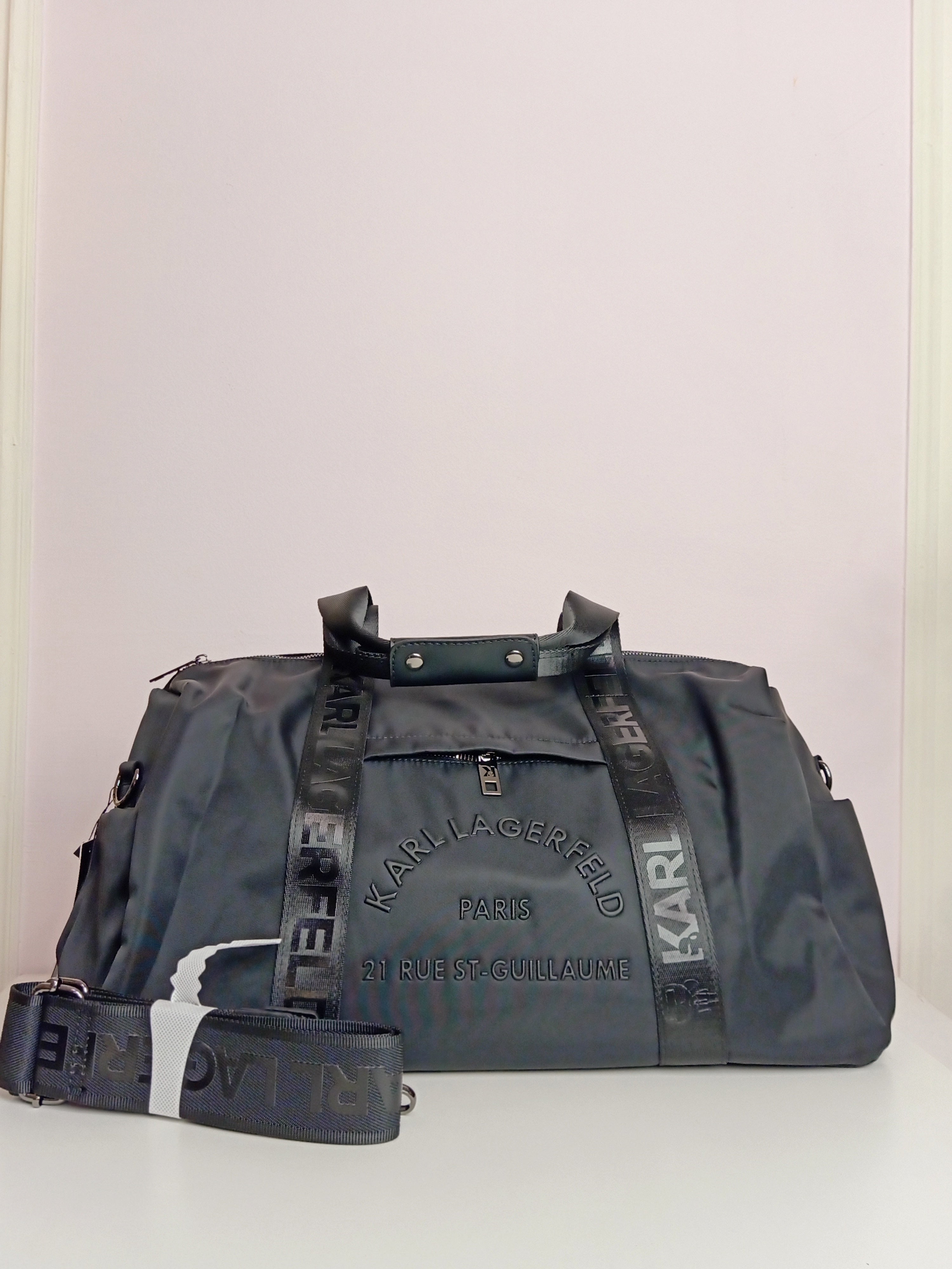 Karl duffle bag in black