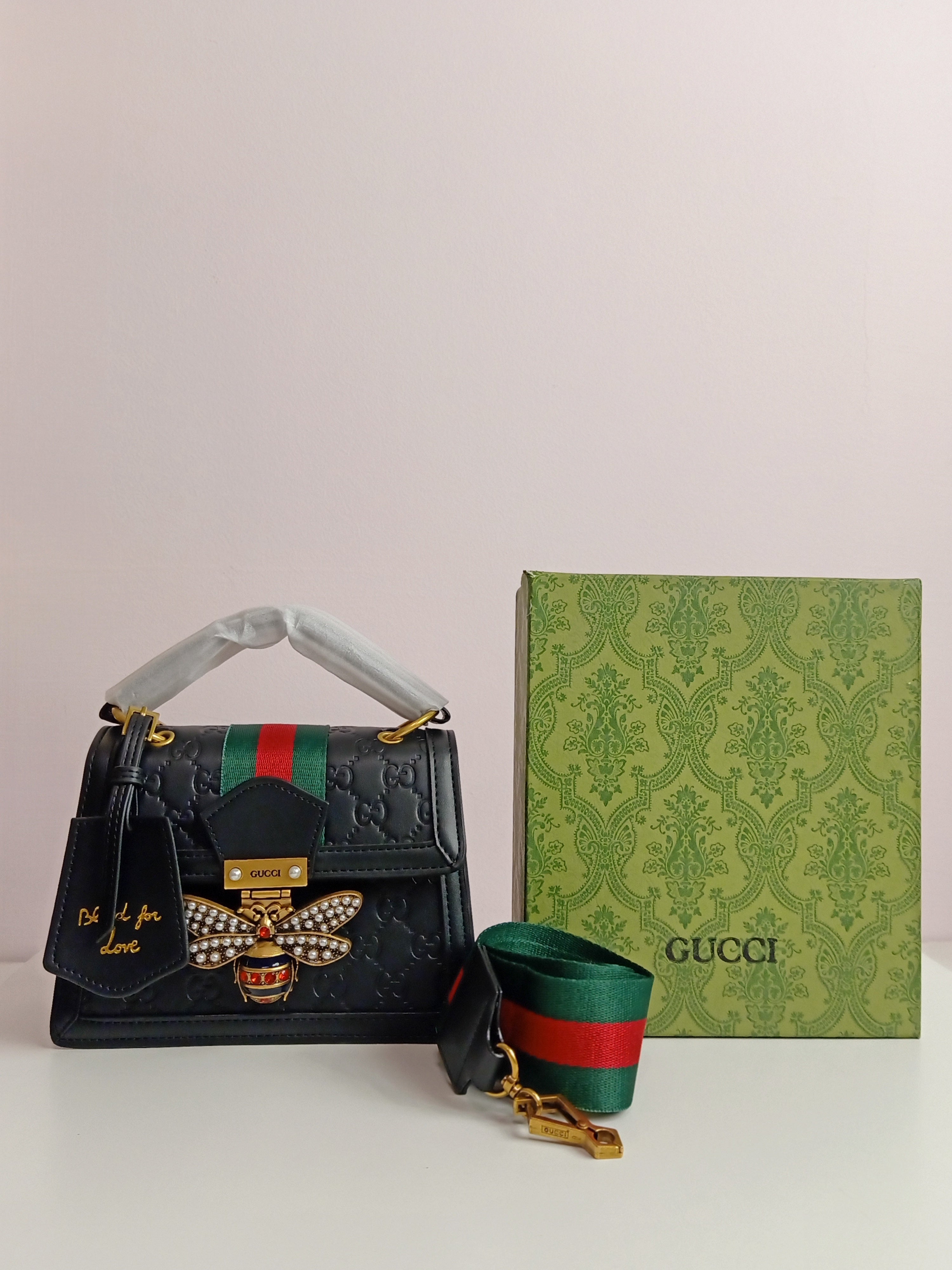 Gucci small size cross body bag in black