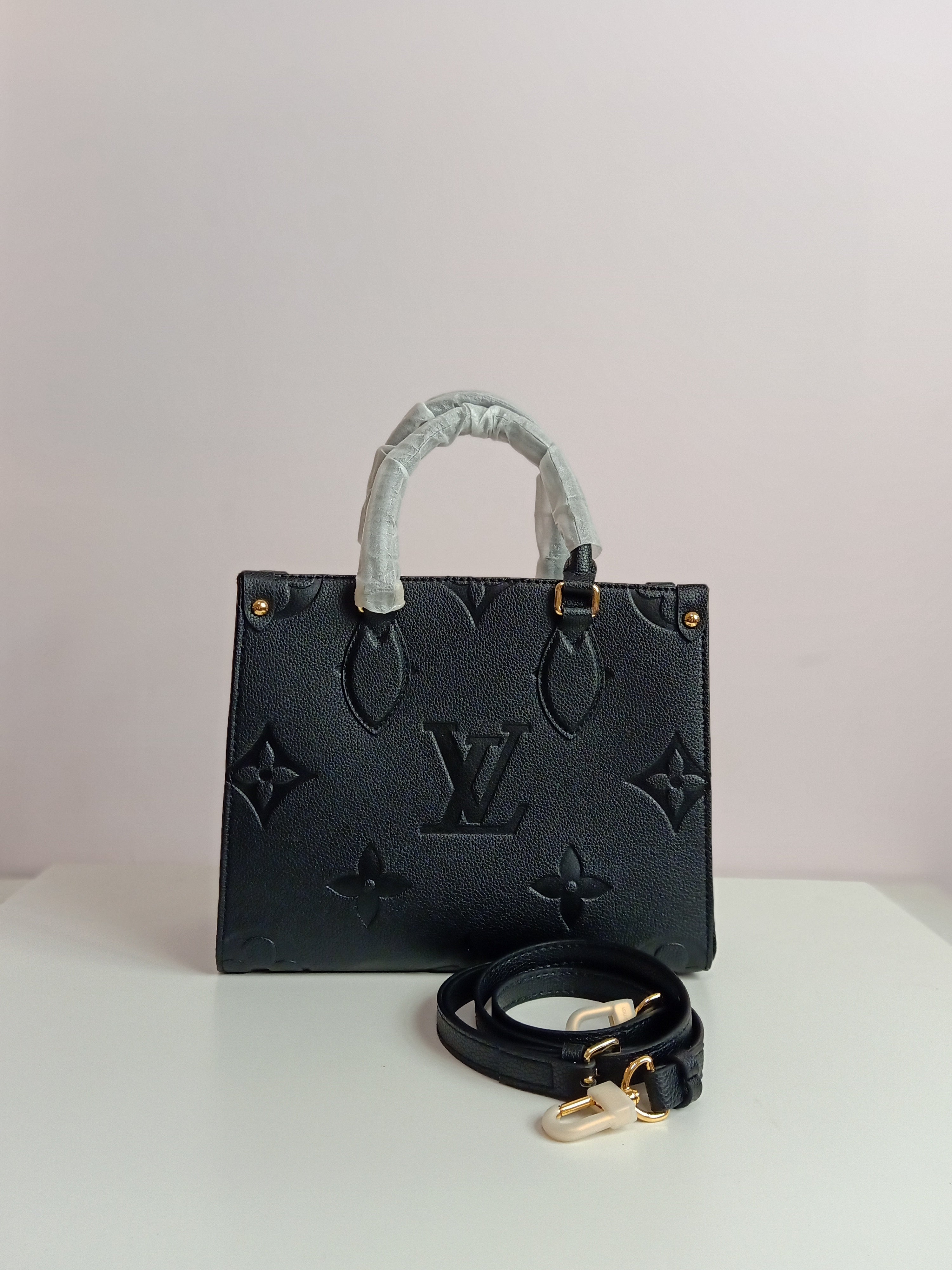 LV tote bag medium size in black