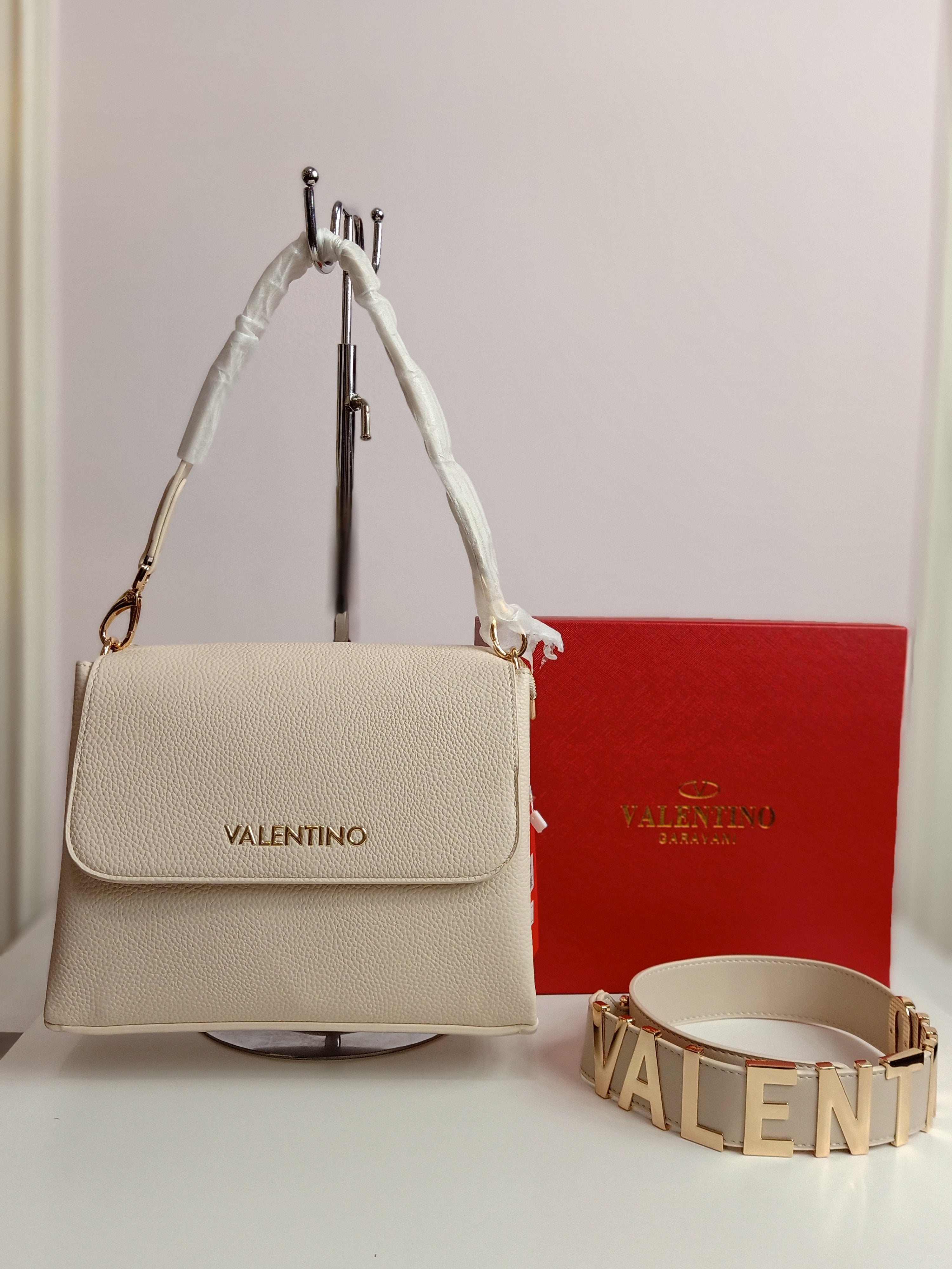 Valentino bag in off white