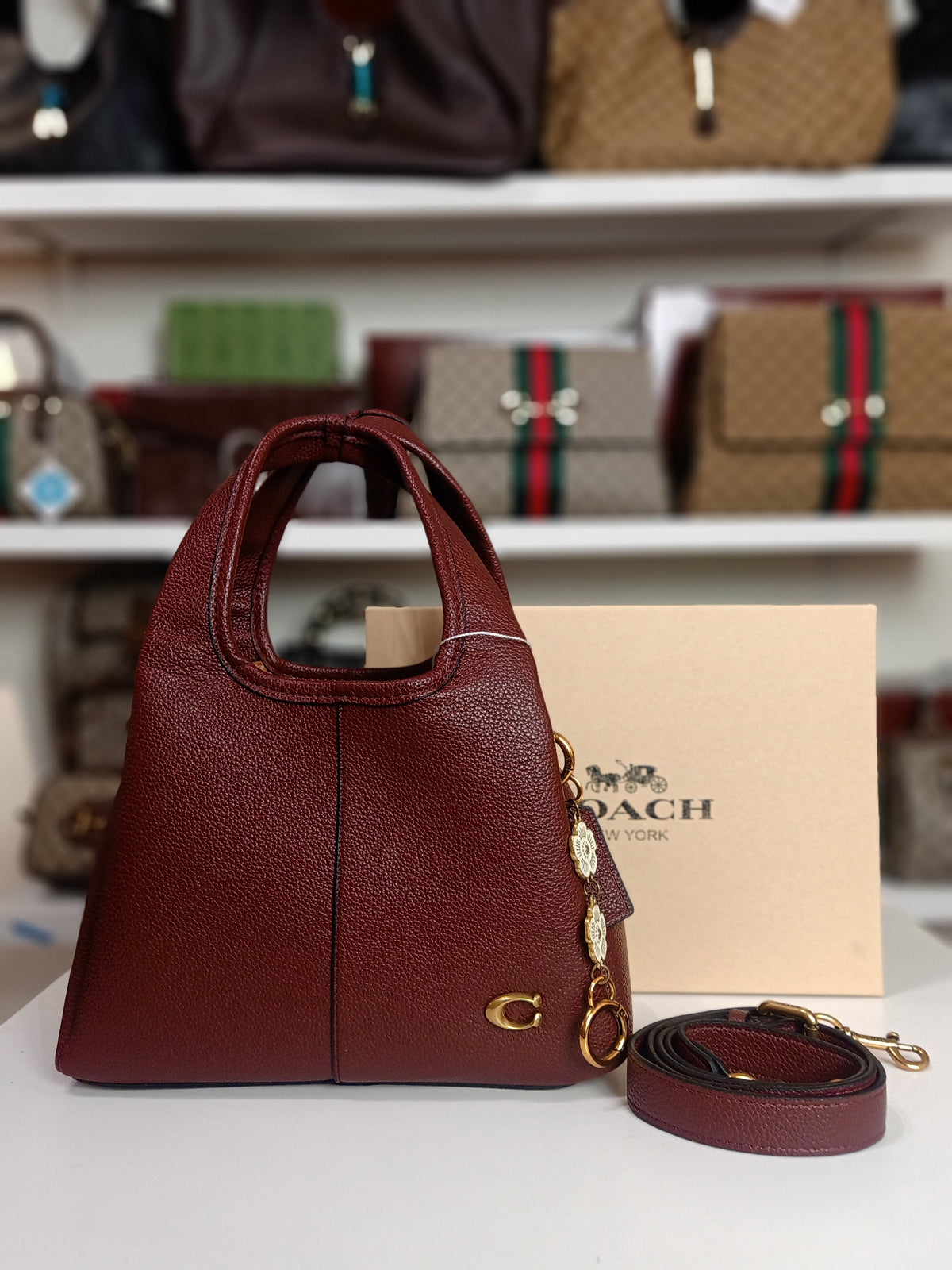 Coach lana medium size in burgundy