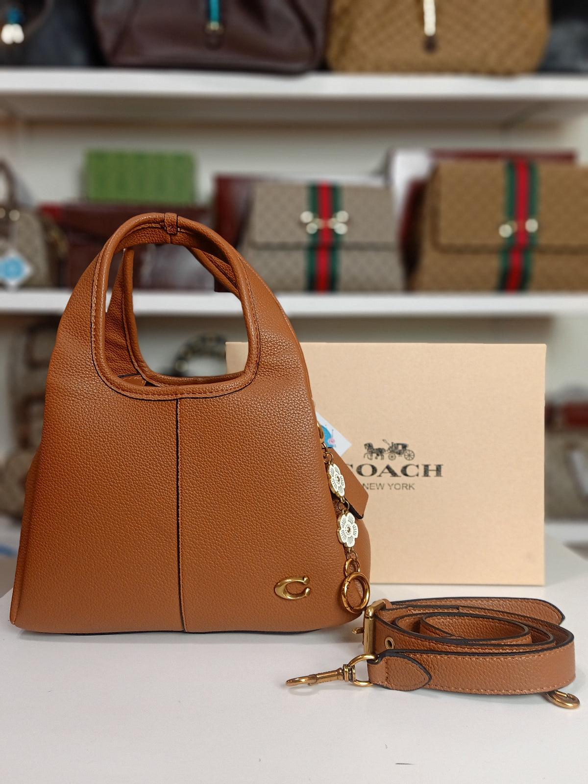 Coach lana medium size in camel