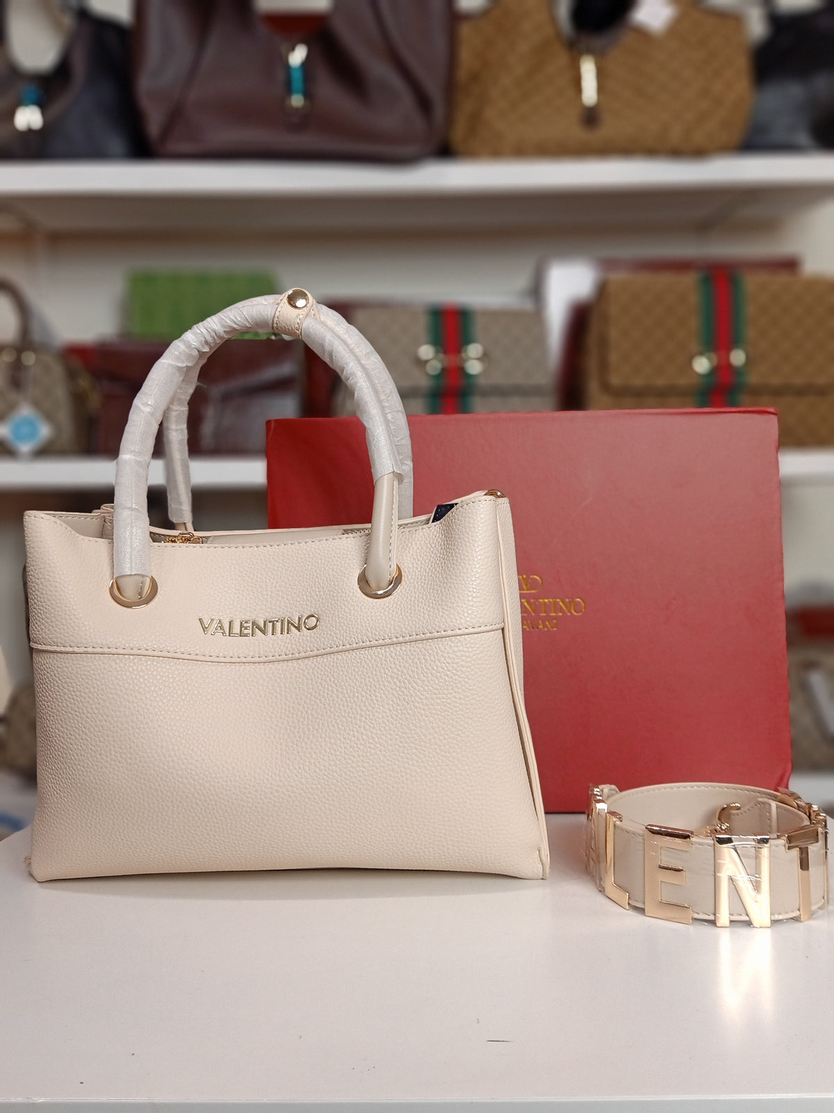 Valentino hand bag in beige
