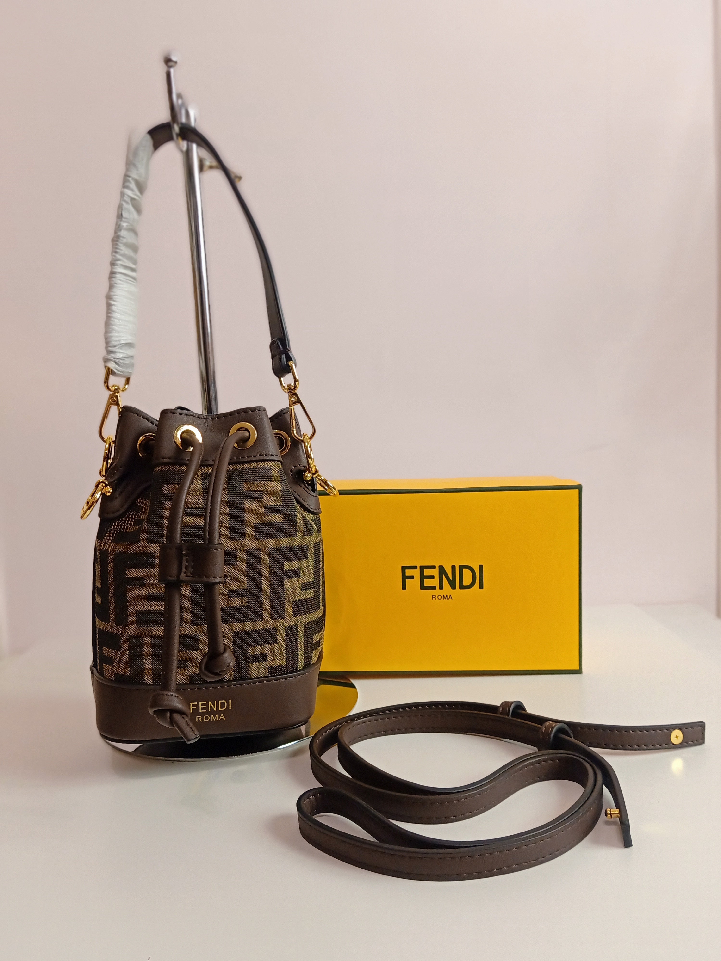 Fendi small bucket bag in brown