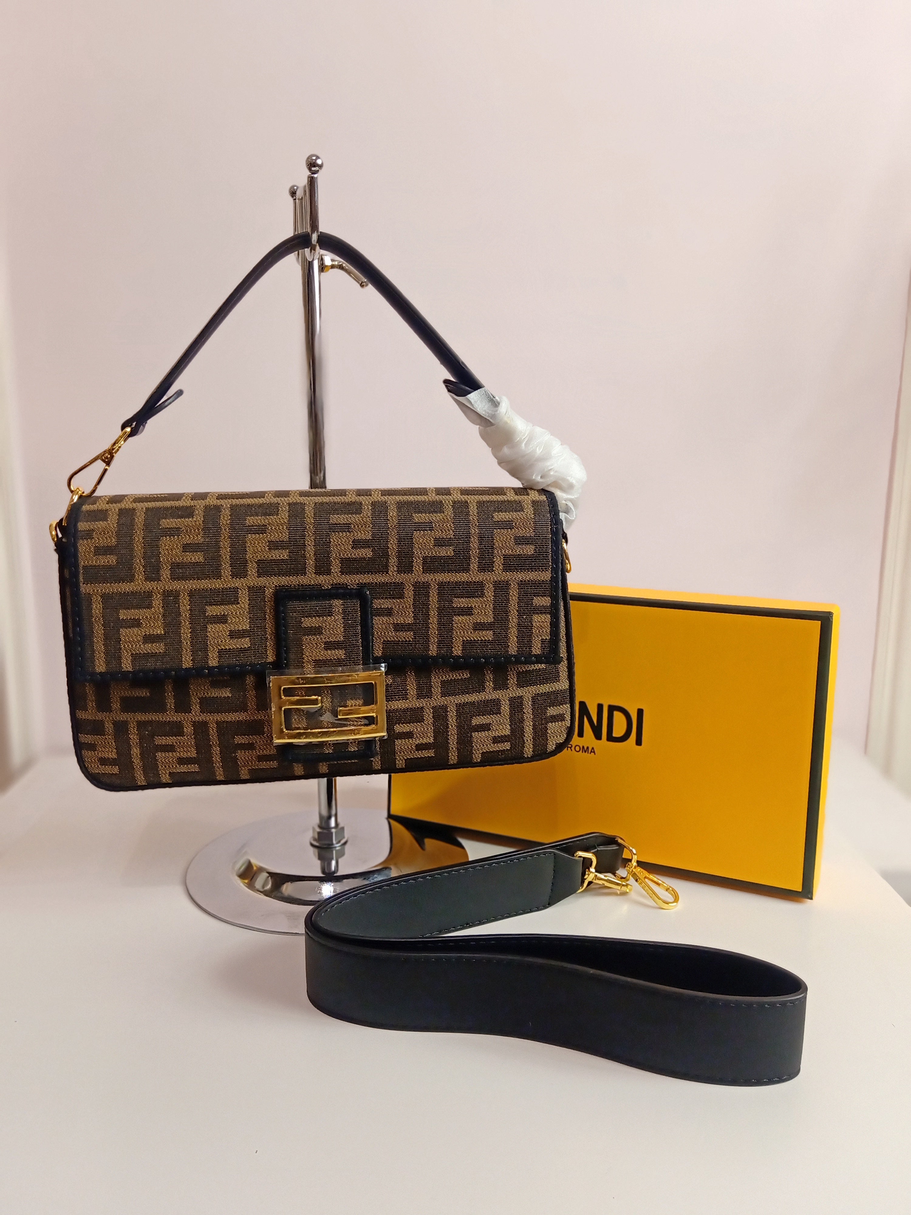 Fendi Baguette in brown