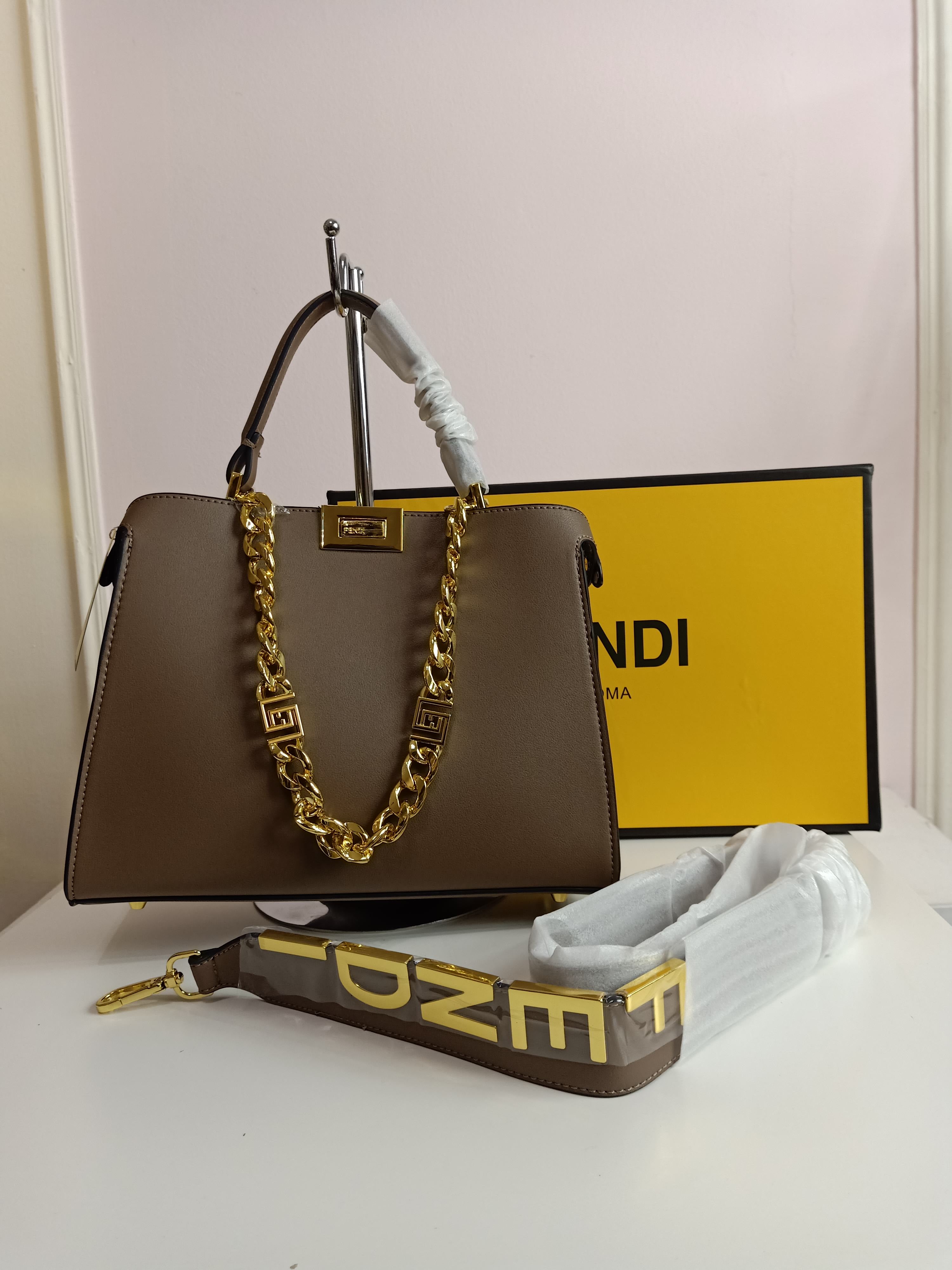 Fendi tote bag in beige