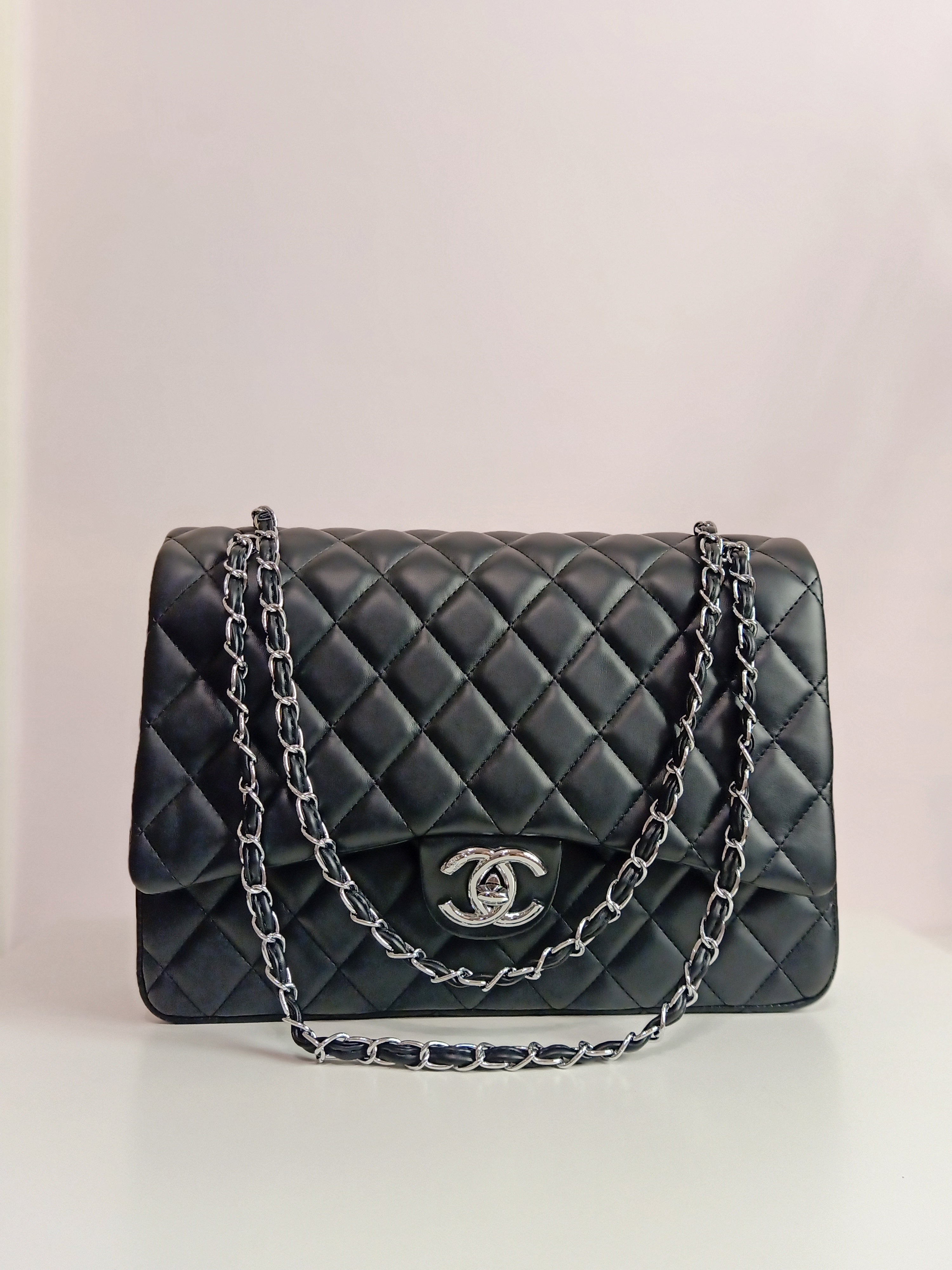 Chanel classic flap in black-silver