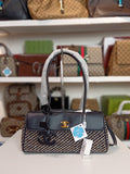 Chanel shoulder bag in tweed-black
